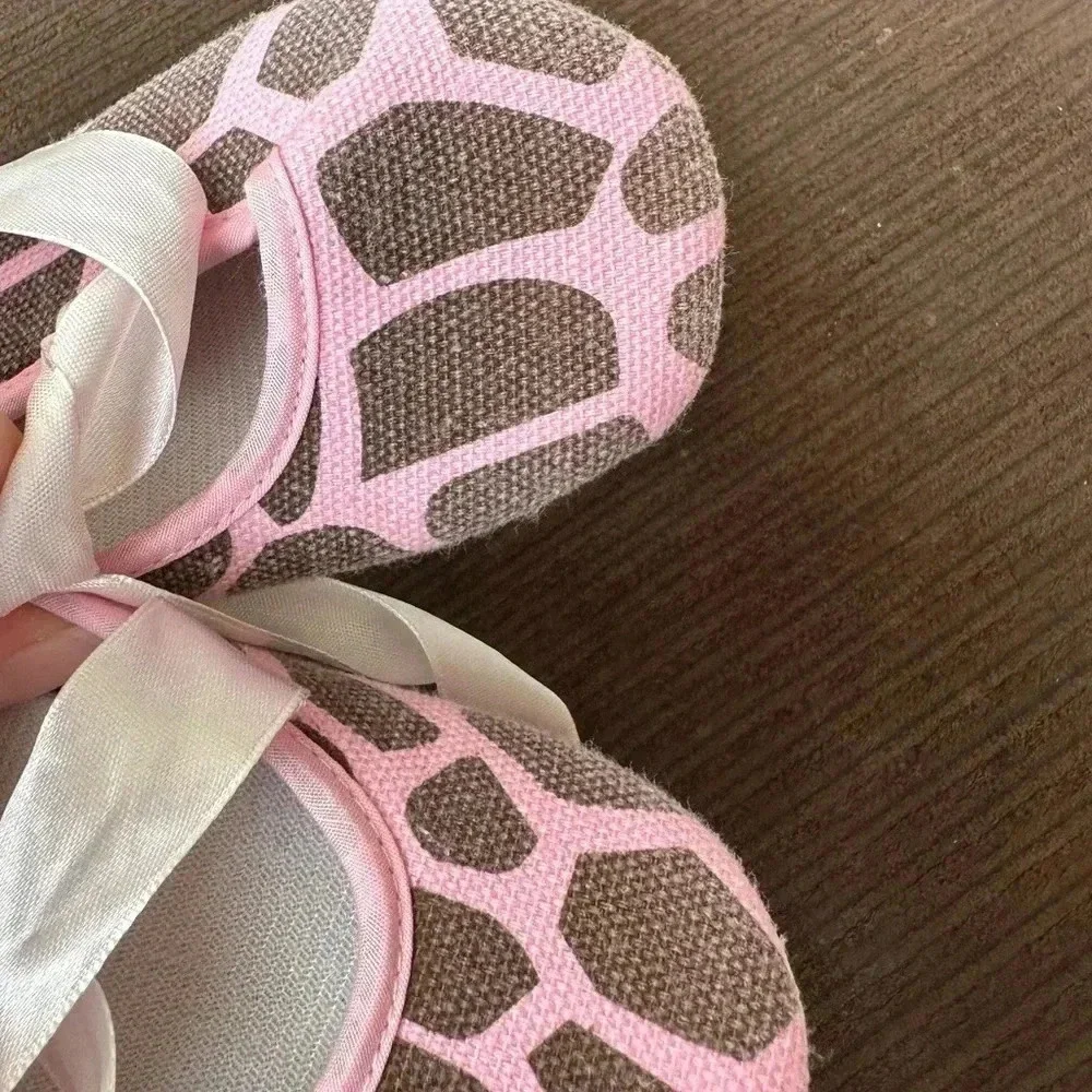 Crib shoes